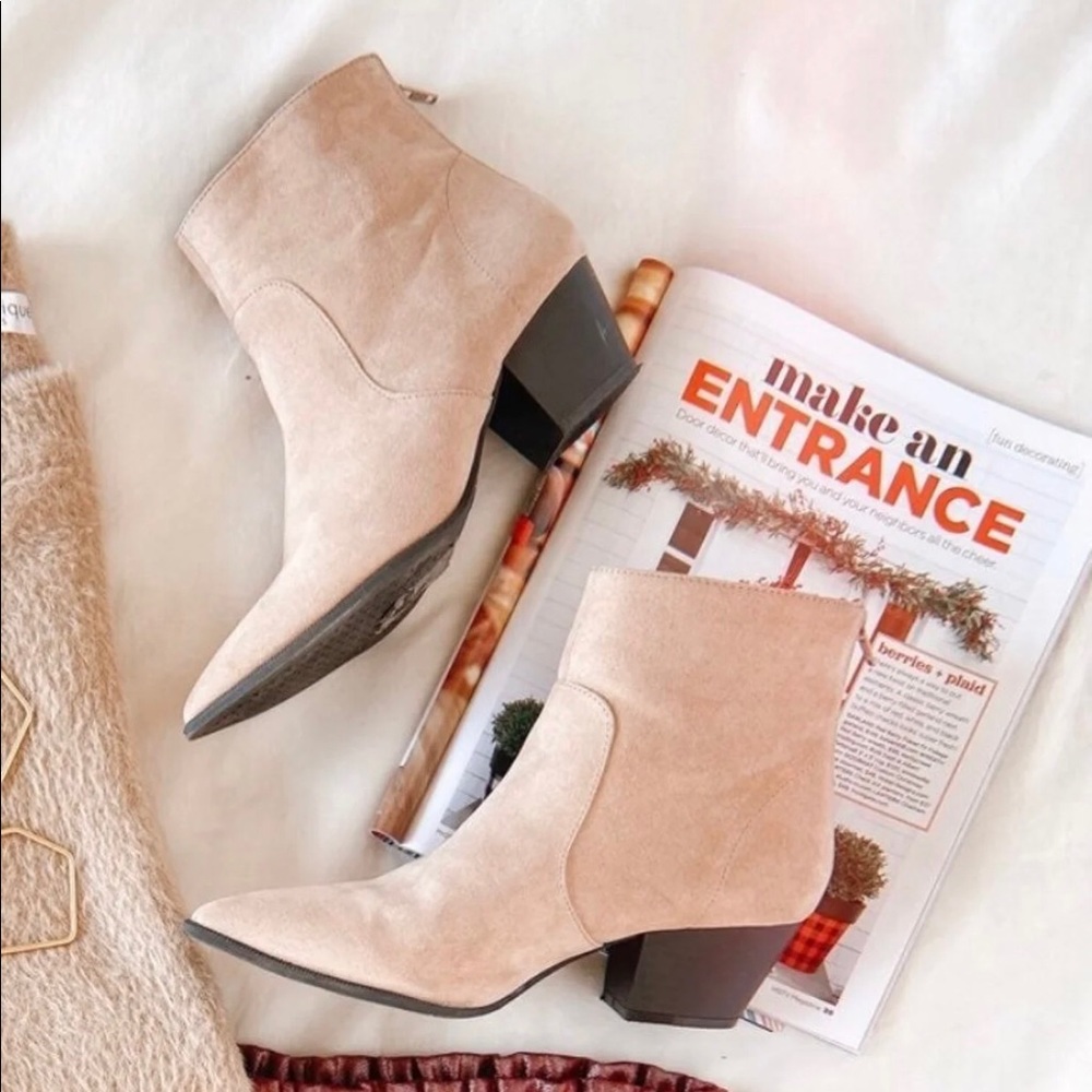 Joy Boots Size 6.5